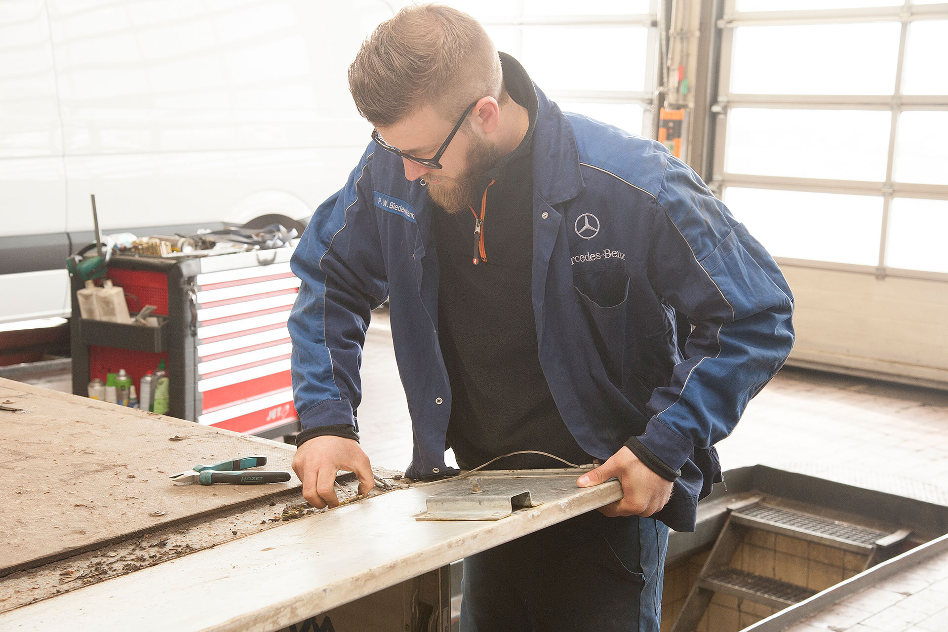 24-Autohaus_Hillenberg_Mercedes-Benz_Bergisch_Gladbach_NFZ